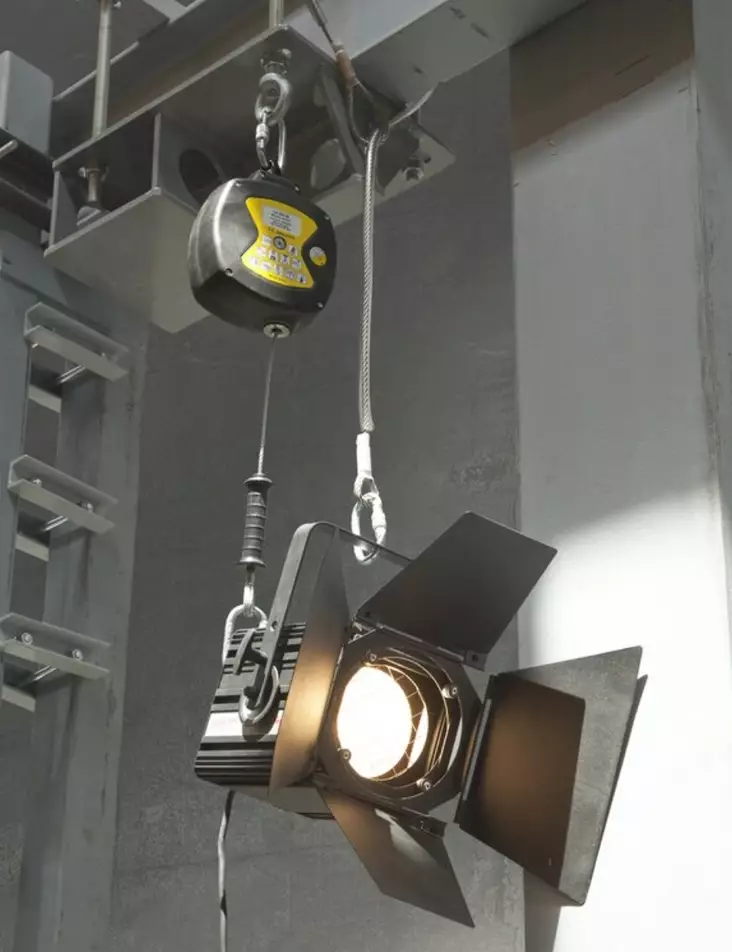 300kg | 2006/42/CE | Ei henkilökäyttöön! - Kelautuvat tarraimet - LA300 - 1